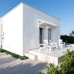 Hemingway Villa-refurbished 2025 וילה