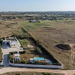 Hemingway Villa-refurbished 2025 וילה