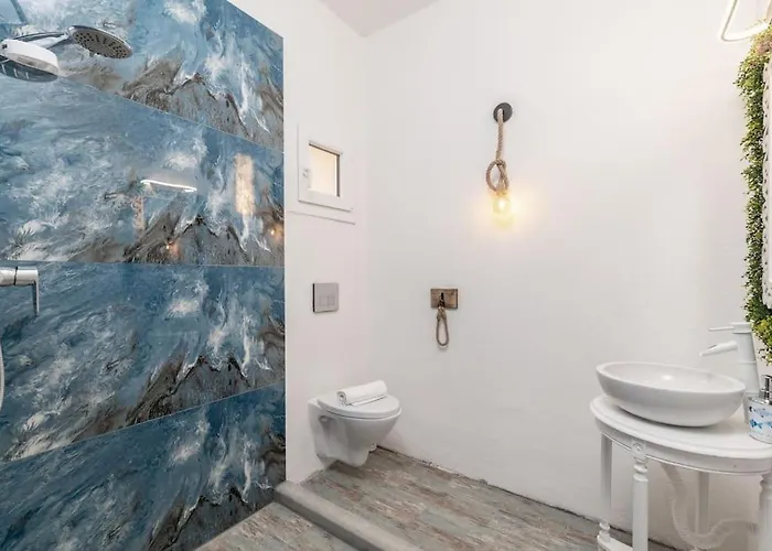 Hemingway Villa-refurbished 2025 Вилла