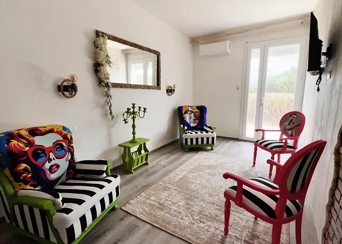 וילה Hemingway Villa-refurbished 2025 ספקיולה